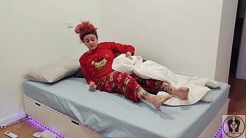 4k pissing on myself before shower impossible position pee