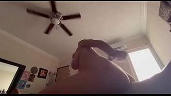 Domesticando a mi niñera argentina y enseñándole quién está a cargo