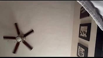 Domesticando a mi niñera argentina y enseñándole quién está a cargo