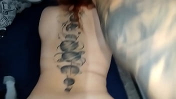 Dulcevaginaspro mi vecina esta en su cama y me muestra ese culo jugoso