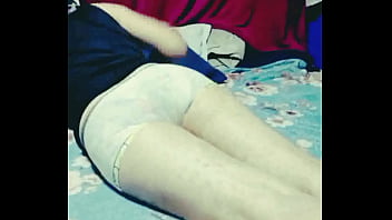 Bad wolf28 的網路攝影機展現了誘惑力和暗示性 以及對無節制的快感和公眾性喚起的渴望。