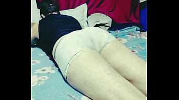 Bad wolf28 的網路攝影機展現了誘惑力和暗示性 以及對無節制的快感和公眾性喚起的渴望。