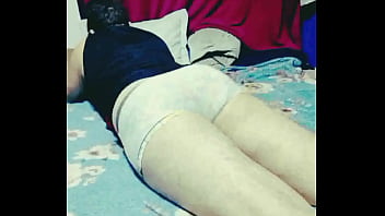 Bad wolf28 的網路攝影機展現了誘惑力和暗示性 以及對無節制的快感和公眾性喚起的渴望。