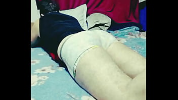 Bad wolf28 的網路攝影機展現了誘惑力和暗示性 以及對無節制的快感和公眾性喚起的渴望。