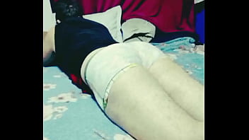 Bad wolf28 的網路攝影機展現了誘惑力和暗示性 以及對無節制的快感和公眾性喚起的渴望。