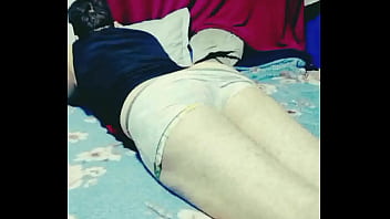 Bad wolf28 的網路攝影機展現了誘惑力和暗示性 以及對無節制的快感和公眾性喚起的渴望。