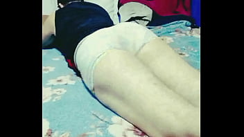 Bad wolf28 的網路攝影機展現了誘惑力和暗示性 以及對無節制的快感和公眾性喚起的渴望。