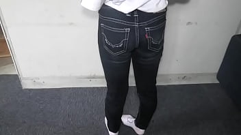 狭い膣内を小刻み指刺激しながらオナニーでピクンッとイキまくりました…