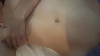 Rossmexicana se masturba rico con su rica lenceria nueva que le mando un osito