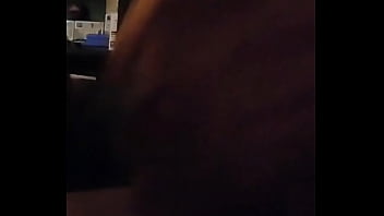 Pensando en ti haciendo una paja me toco el pene y