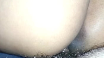 Doggystyle con el gran culo de mi hermanastra rebotando en la punta de mi polla dura