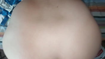 Follando a mi hermanastra super duro y me chupa la polla