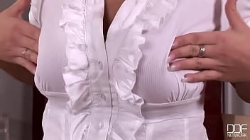 Bouncin her bangers for you