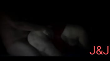 No escurinho colocando gostoso em mim até gozar