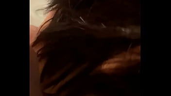 La grabo por espejo mientras follamos