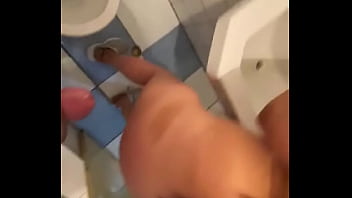 La grabo por espejo mientras follamos