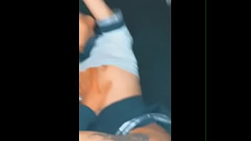 Transando muito com essa ninfeta