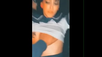 Transando muito com essa ninfeta