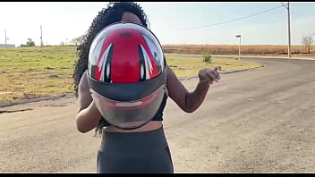 Putinha casada sai da academia pra fuder no pelo no meio do mato