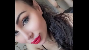 Envie de voir la suite beaucoup plus hard et non flouté des vidéos