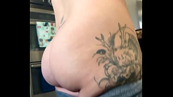 Making breakfast for daddy and he does this ️ #lips #curlyhair #modelshoot #slay #bad #bad #adultwork