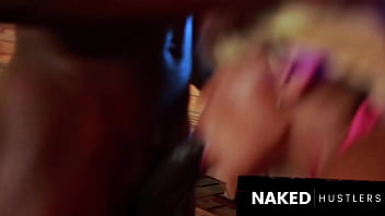 Bad bunny ebony hardcore style big booty jayla foxx gets fucked by 2 ducks