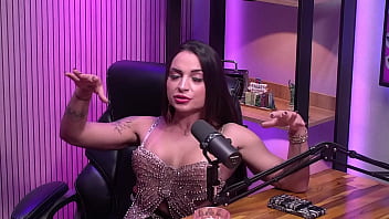 A monique mergulhou pelada