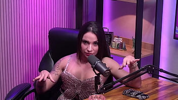 A monique mergulhou pelada