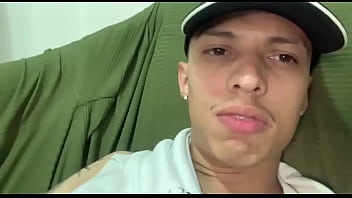 Esse meu primo pauzudo me arregaçando com força
