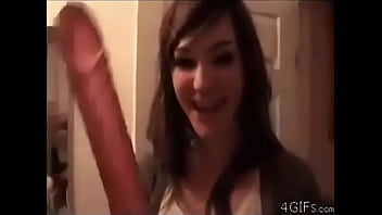 Mujer con garganta profunda