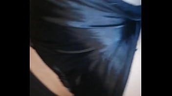 Espero a mi amante en cuatro para que me folle como a una perra mo a una