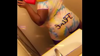 Ebony Twerk A Little thumbnail