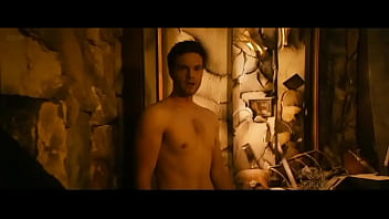 3 novin socando no gostosa do capitão pátria