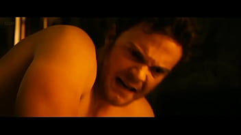 3 novin socando no gostosa do capitão pátria