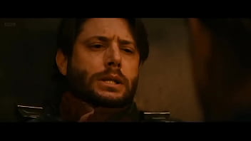 3 novin socando no gostosa do capitão pátria