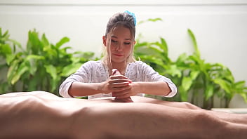 Mega ultra beauty gets fucked in the slit