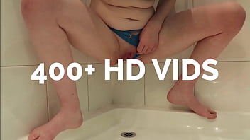 Two lesbian nurses fuck each other and scissor