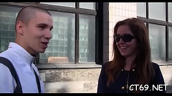 Hot wench gets naked and starts enjoying the merciless sex