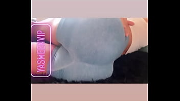 Mmm viens me lécher les fesses après le sport
