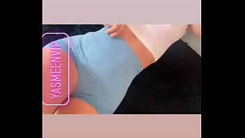 Mmm viens me lécher les fesses après le sport