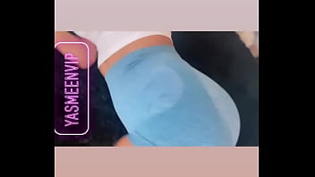 Mmm viens me lécher les fesses après le sport