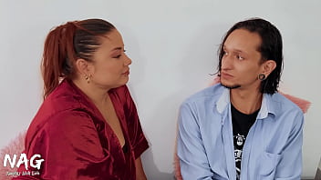 Mi prima cachonda me convence de follarmela mientras no esta su marido