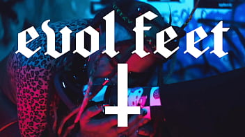 Goddess rotten venus gags slave with her feet