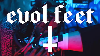 Goddess rotten venus gags slave with her feet