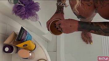 Wet & wild shower foot indulgence