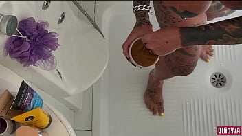 Wet & wild shower foot indulgence