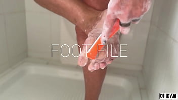 Wet & wild shower foot indulgence