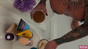 Wet & wild shower foot indulgence