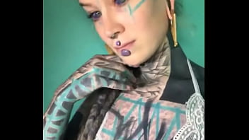 Just me making a selfie video and giving a little wink #selfievibes #winkwink #playful #moments #anuskatzz #anuskatz