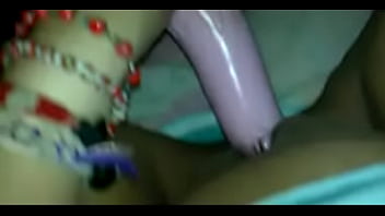 Cinthia brincando com o vibrador p2